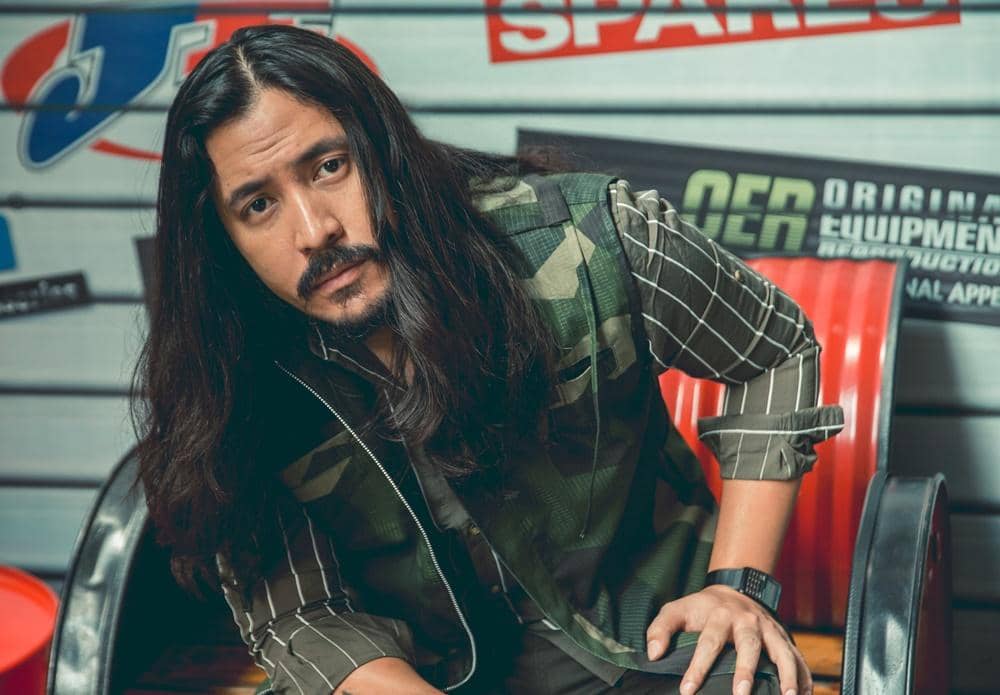 Photographer: Evan Praditya, Fashion Editor: Michael Richards, Asst. stylist: Lindyra Cesara, MUA: Jilly Loren, Location: G-Speed Indonesia