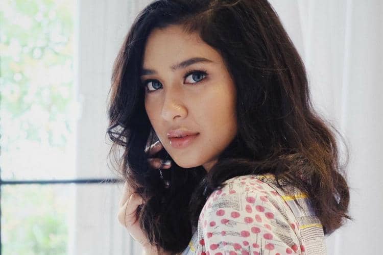 Instagram: @miktambayong