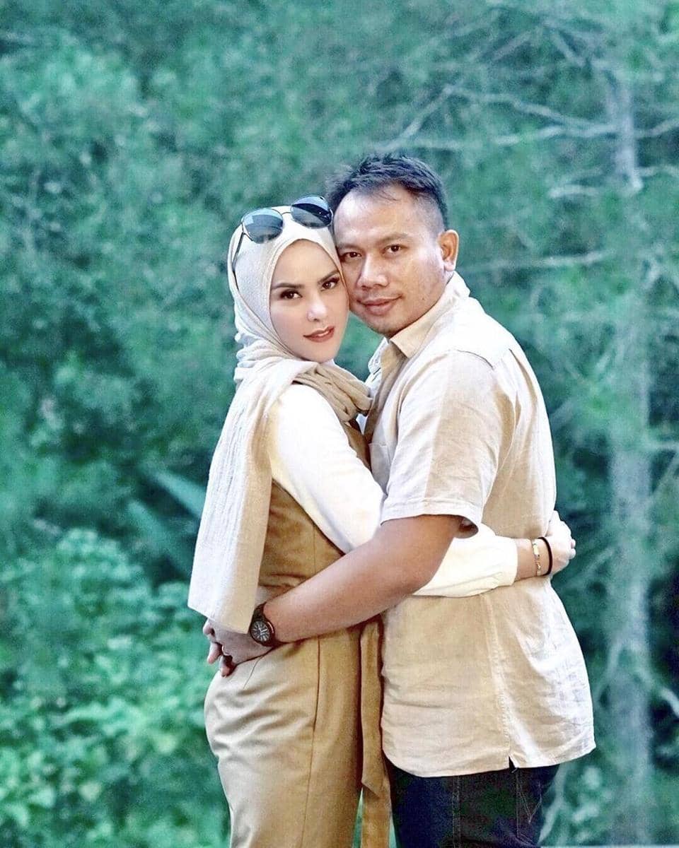 Instagram.com/vickyprasetyo777