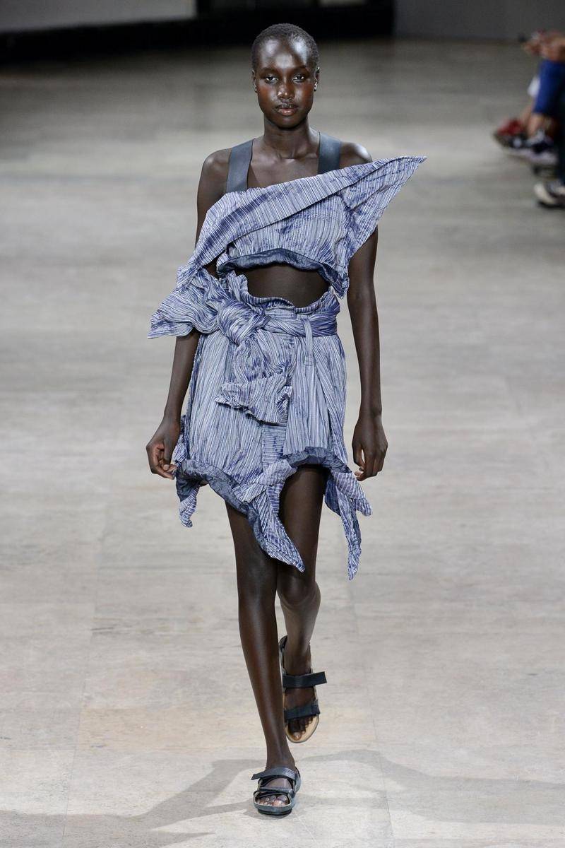 www.vogue.com