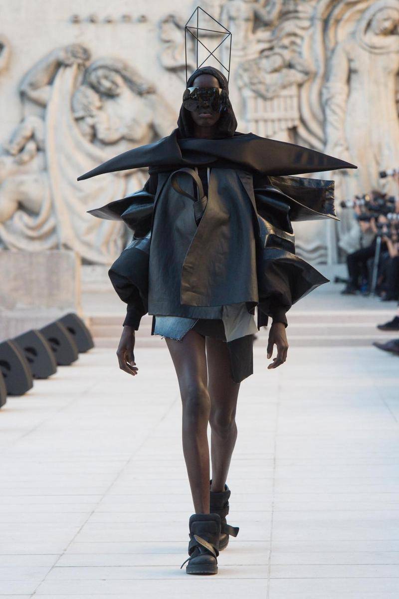 www.vogue.com