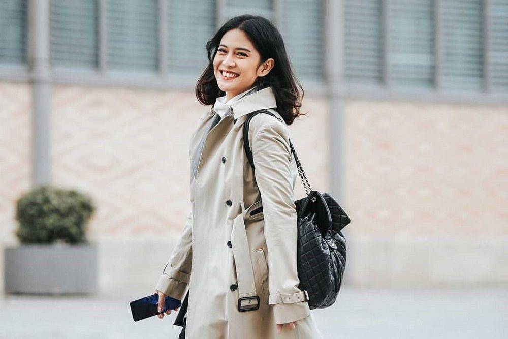 Padu Padan Outerwear A la Dian Sastro untuk Hadiri Berbagai Acara