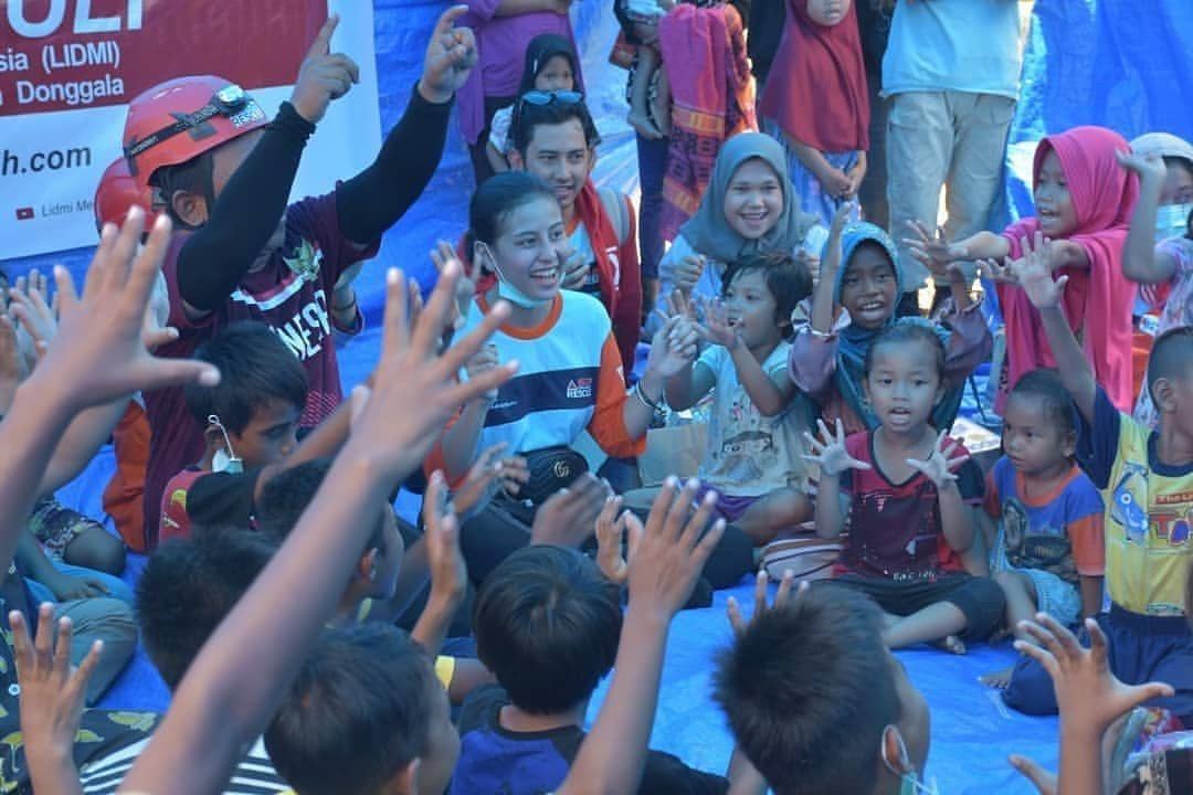 Instagram.com/sekolahrelawan