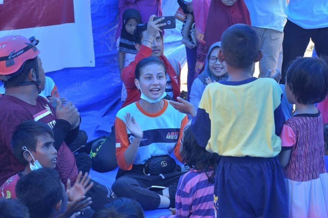 Instagram.com/sekolahrelawan