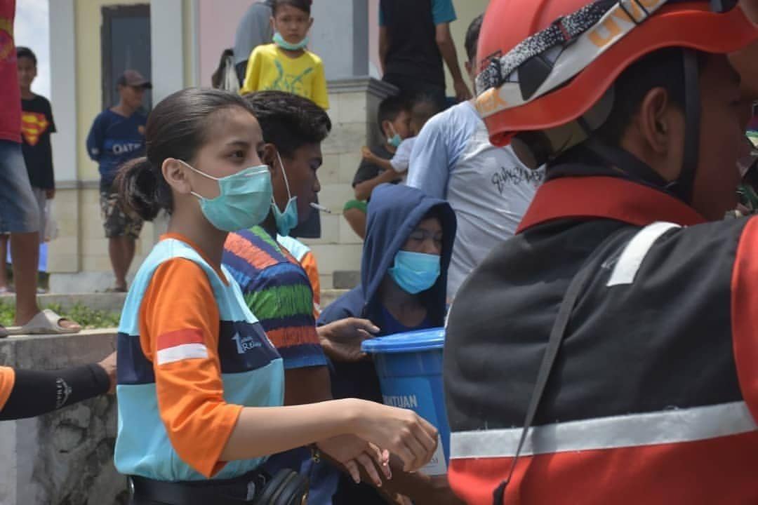 Instagram.com/sekolahrelawan