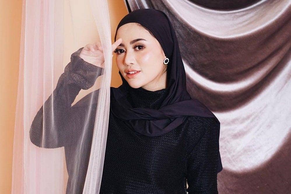 Instagram.com/rachelvennya