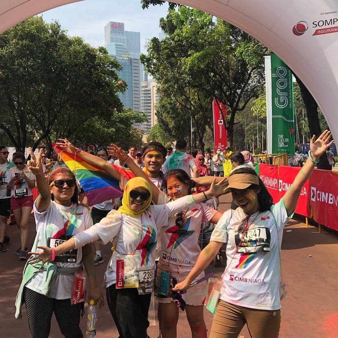 Instagram.com/thecolorrunina