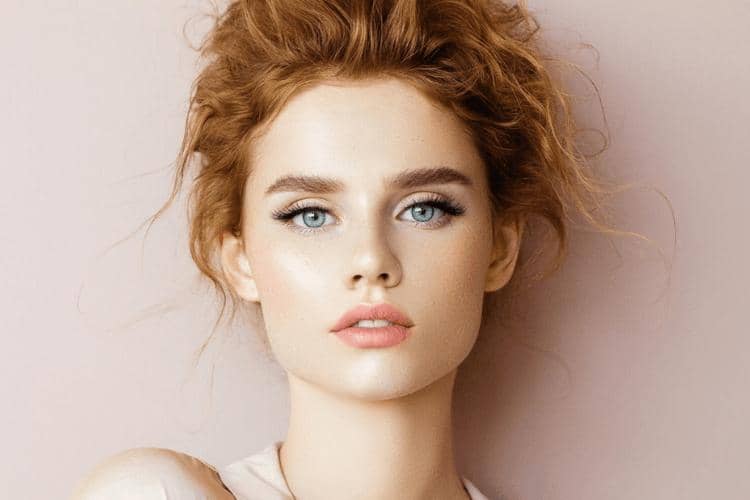 Buat Pecinta Makeup, 5 Hal Ini Bisa Jadi Sering Kamu Rasakan