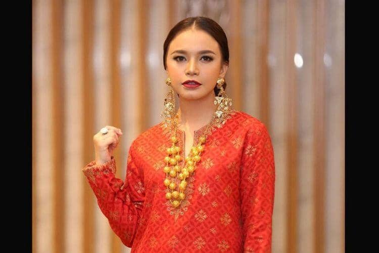 Instagram.com/@itsrossa910/@momophotography88