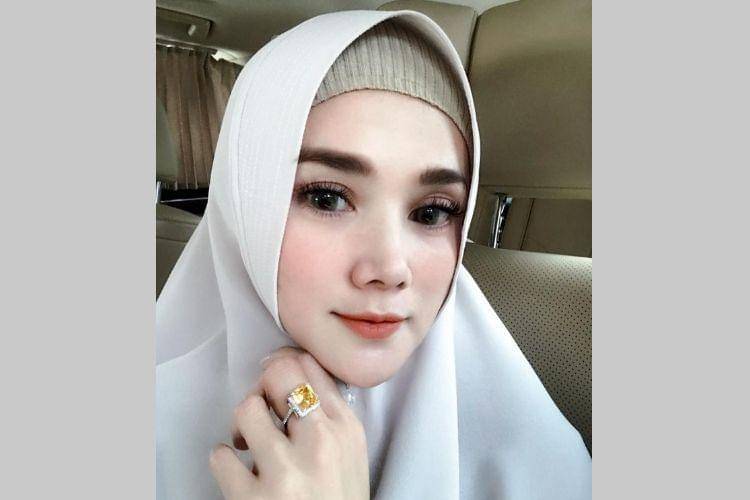 instagram.com/mulanjameela1