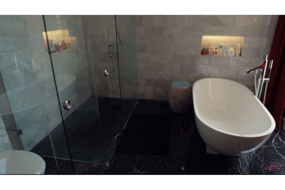 YouTube.com/Jessica Iskandar