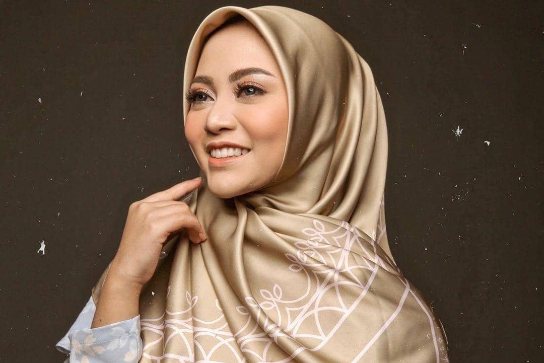 Instagram.com/rachelvennya