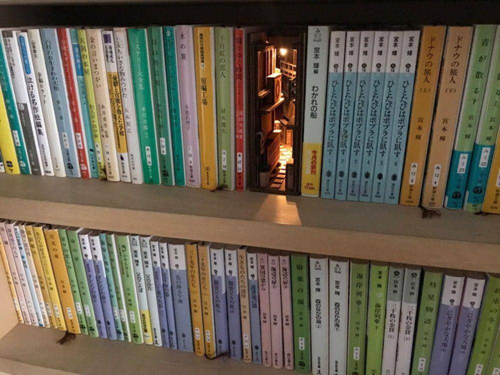 Desain Penahan Buku Gang Sempit di Tokyo Ini Bikin Rak Buku Jadi Keren