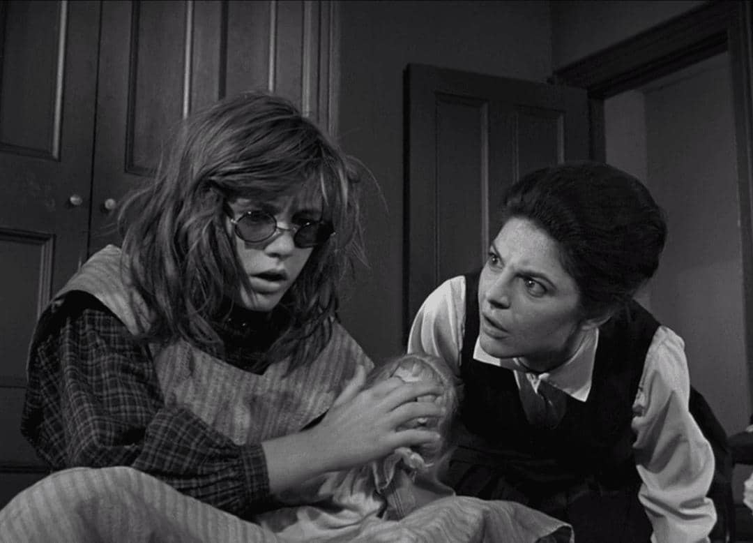 thehandgrenade.wordpress.com