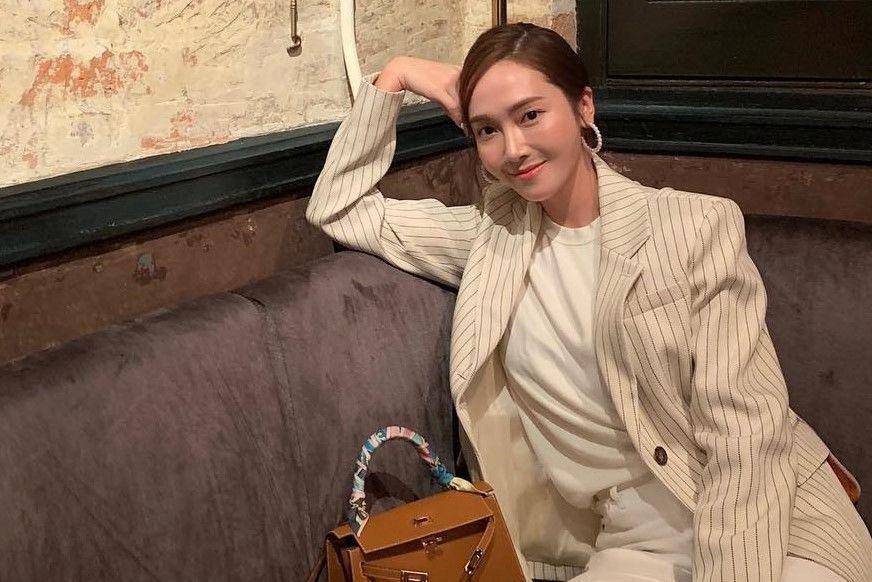 5 Trik OOTD a la Jessica Jung yang Bisa Ditiru Saat Musim Hujan