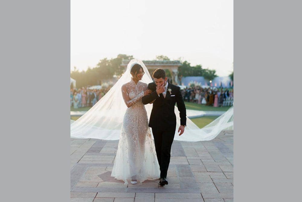 Instagram.com/nickjonas, priyankachopra