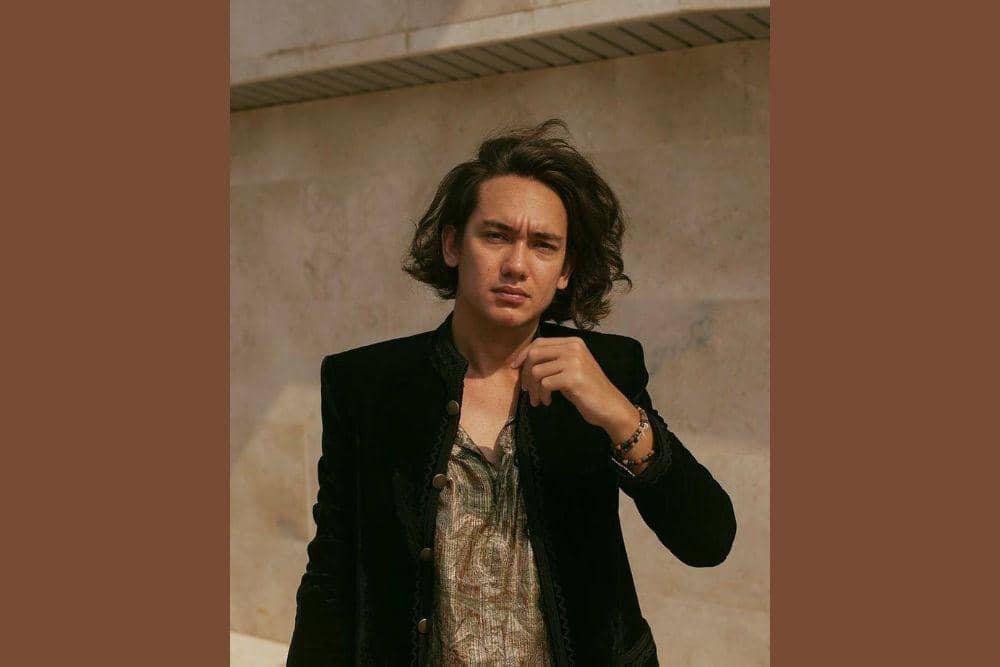 Seperti Bunglon, Adipati Berani Memerankan 6 Karakter Unik Ini