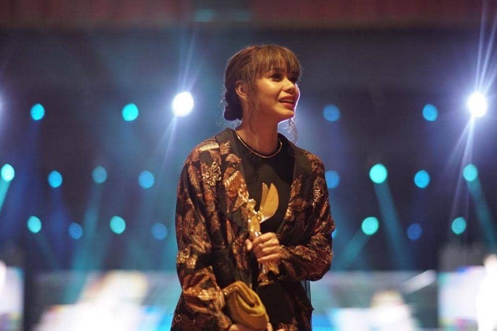 instagram.com/adiniawrst