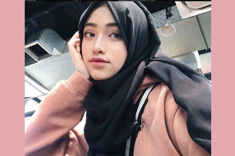 Disebut Mirip Jessica Iskandar, Ini Pesona Selebgram Shirin Al Athrus