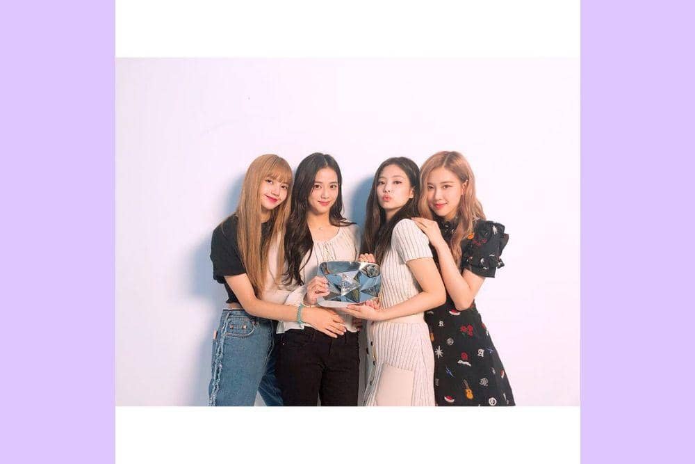 instagram.com/blackpinkofficial