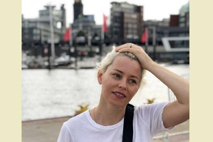 instagram.com/elizabethbanks