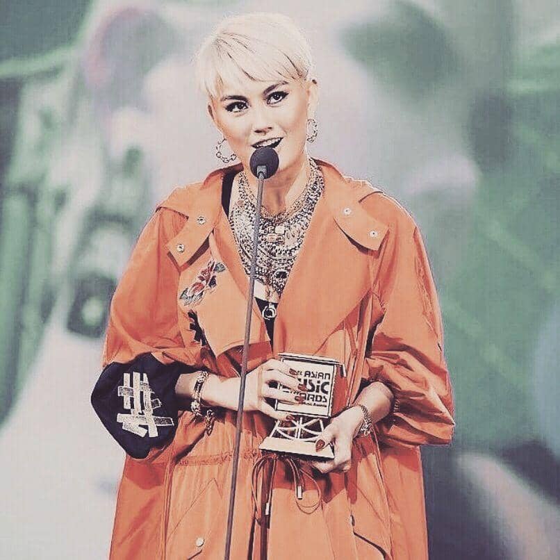 instagram.com/agnezmo