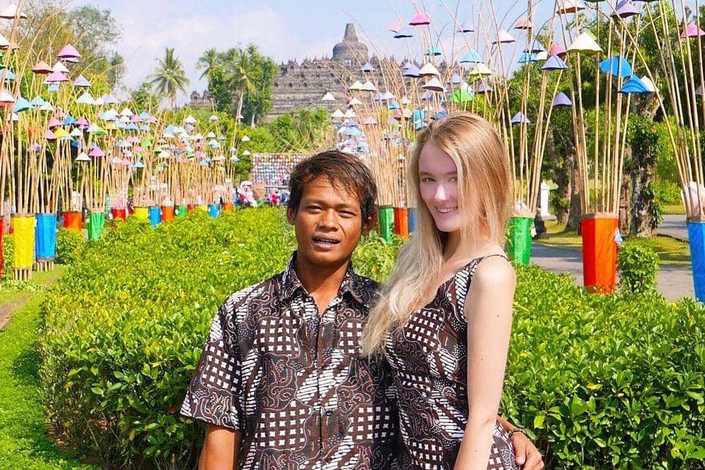 Instagram.com/pollyoddsocks