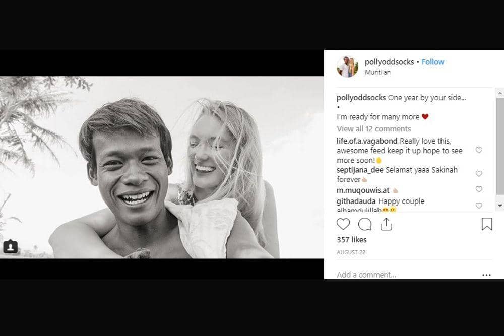 Instagram.com/pollyoddsocks