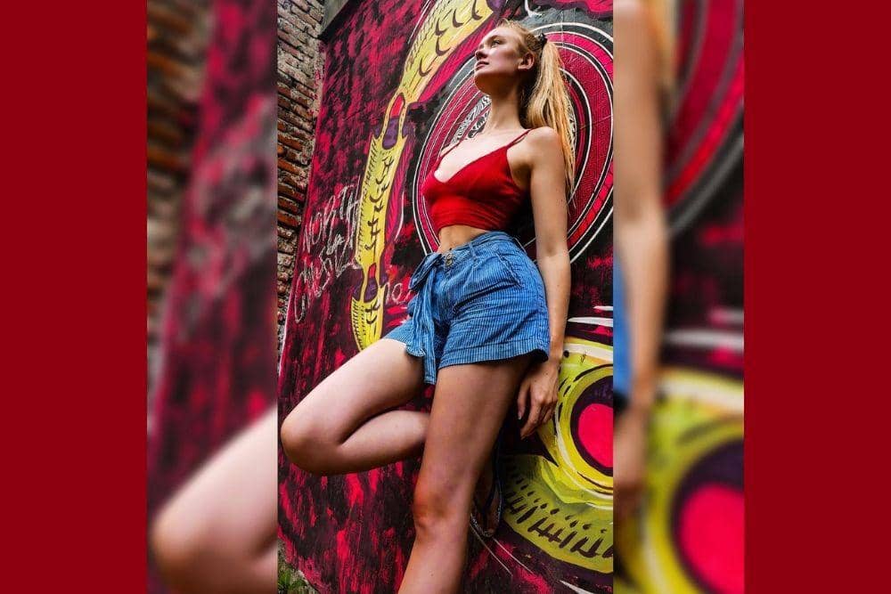 instagram.com/pollyoddsocks