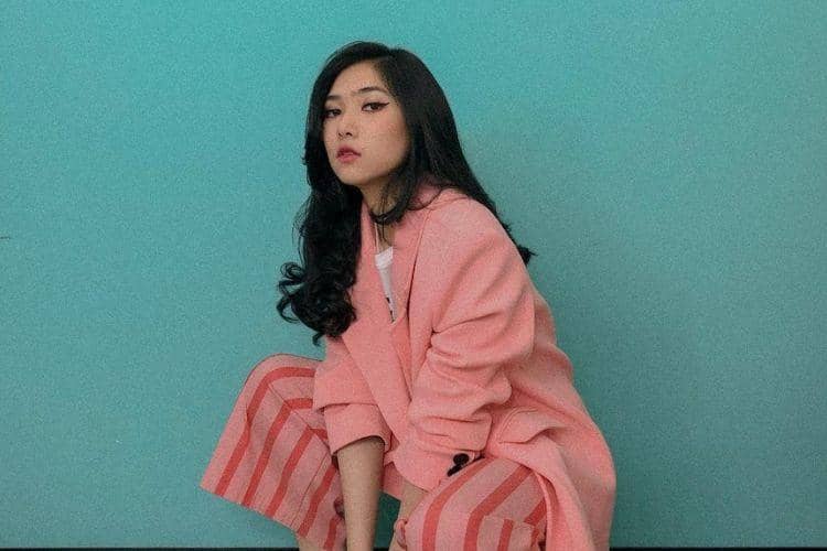 Instagram.com/@isyanasarasvati
