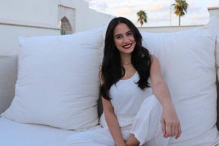 Instagram.com/@pevpearce