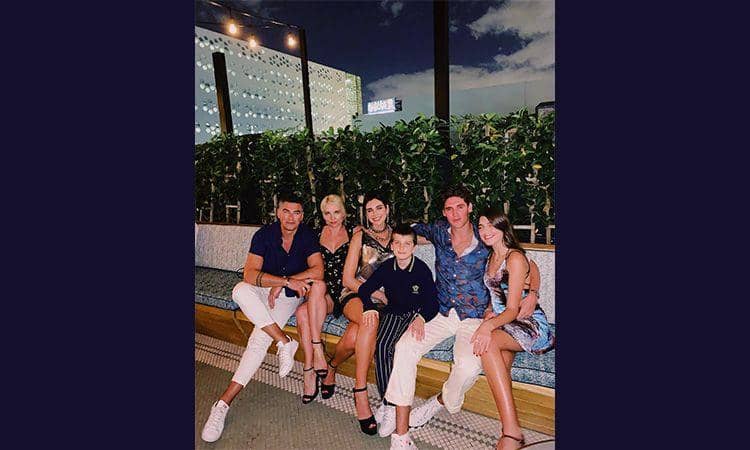 instagram.com/dualipa