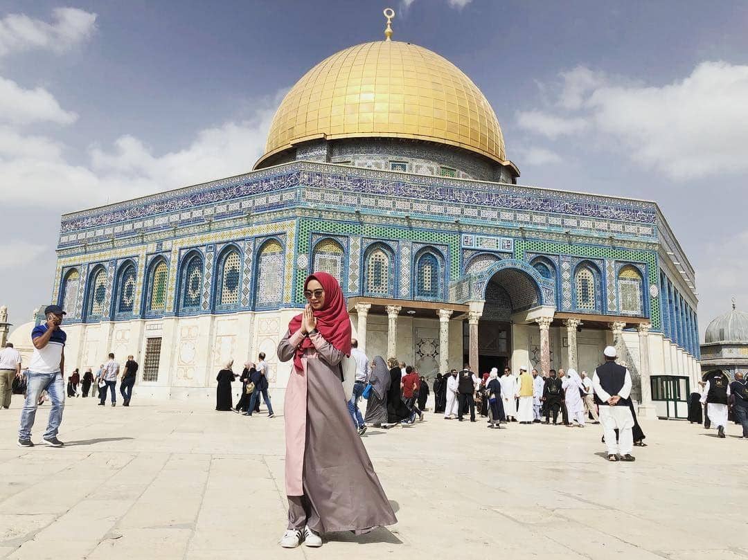 instagram.com/riaricis1795