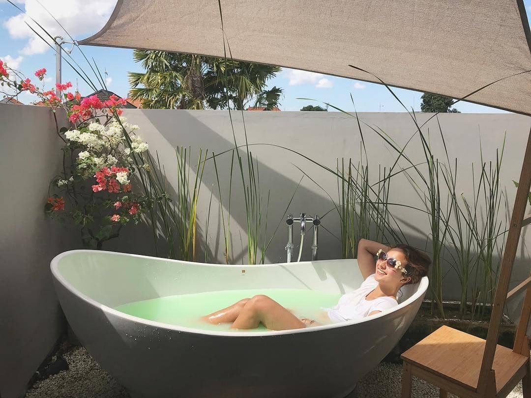 Instagram.com/naonomnom