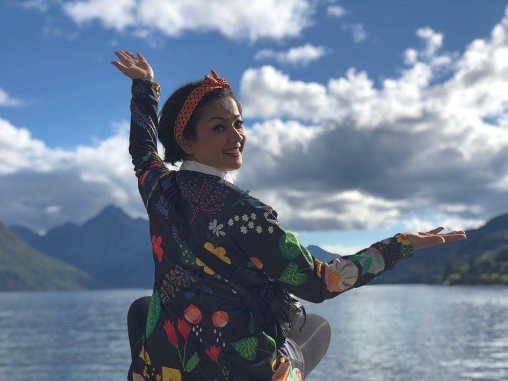 instagram.com/nirinazubir_