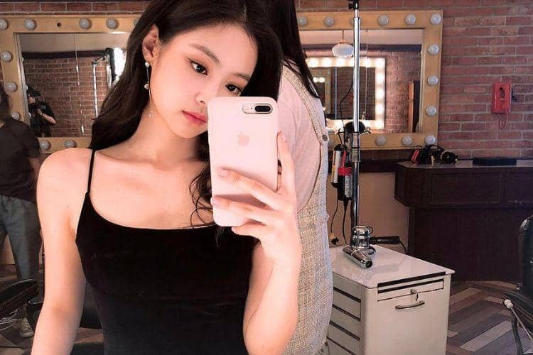 Instagram.com/@jennierubyjane