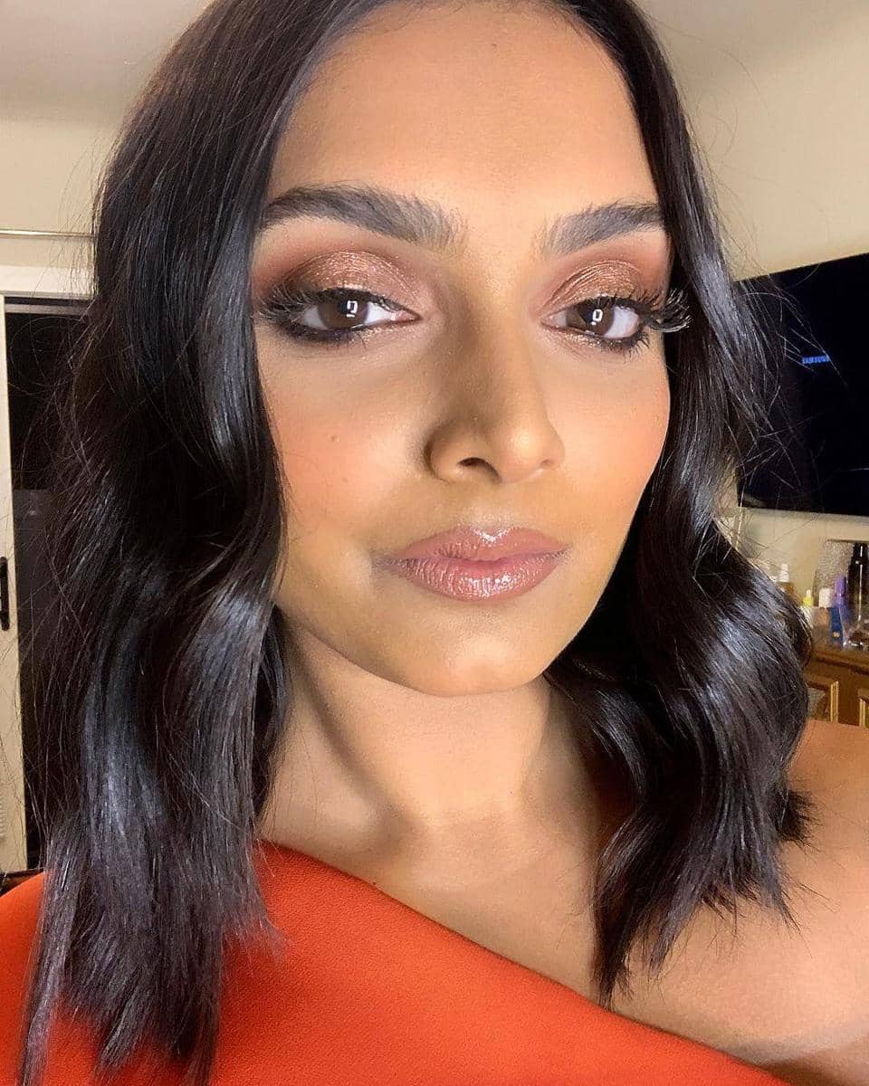 instagram.com/deepica