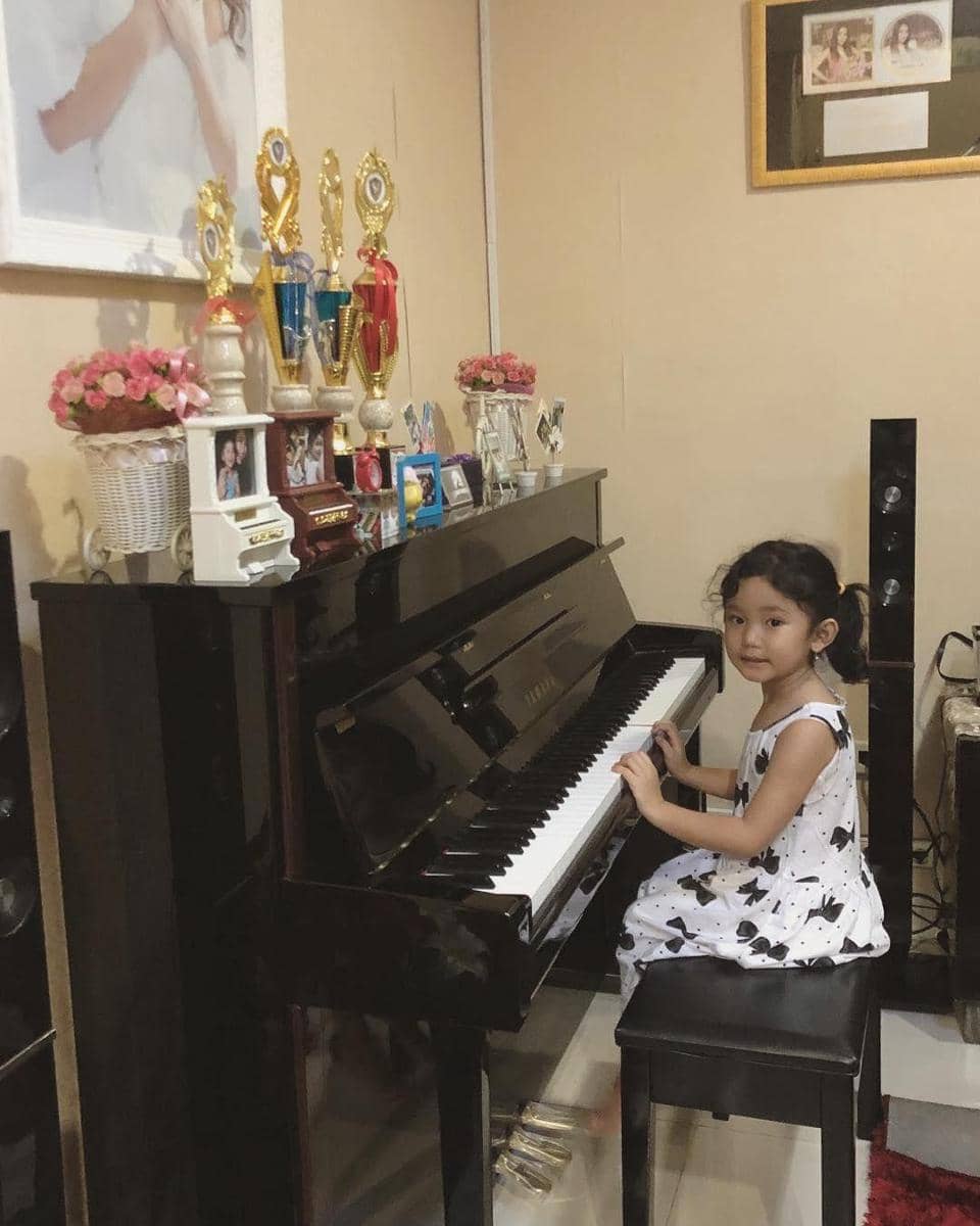 Instagram.com/ayutingting92