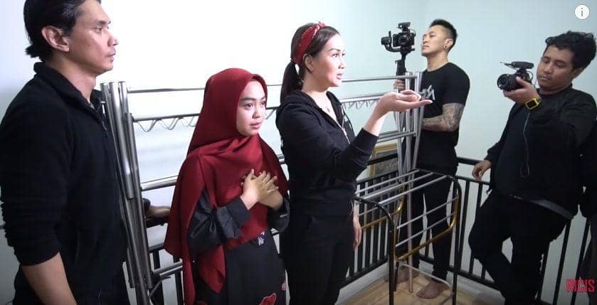 youtube.com/Ricis official