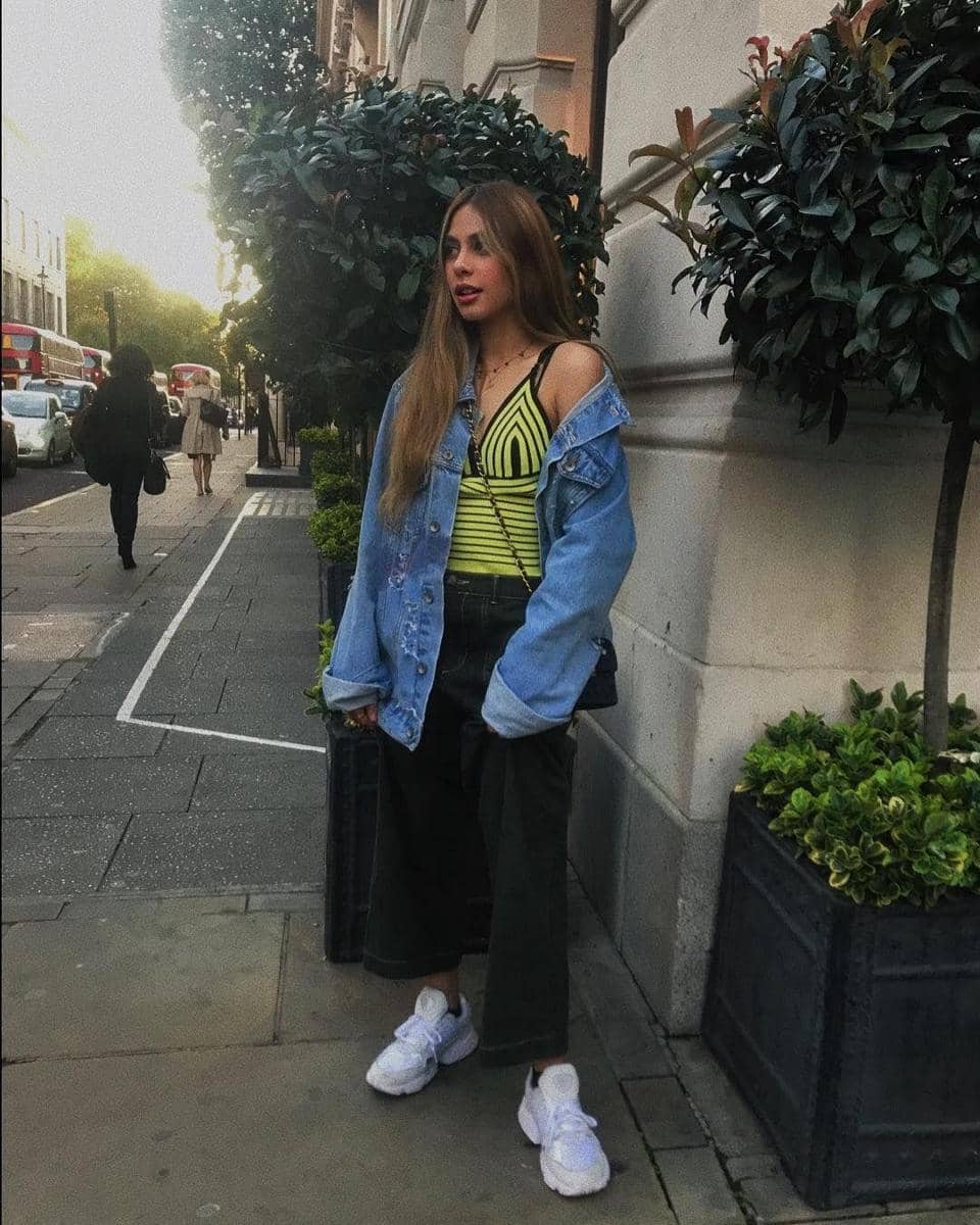 Instagram.com/valerieethomas