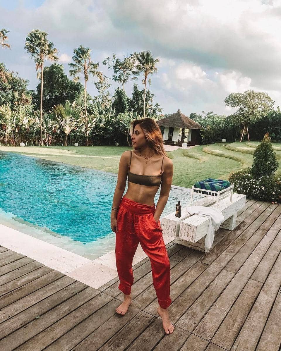 Instagram.com/valerieethomas