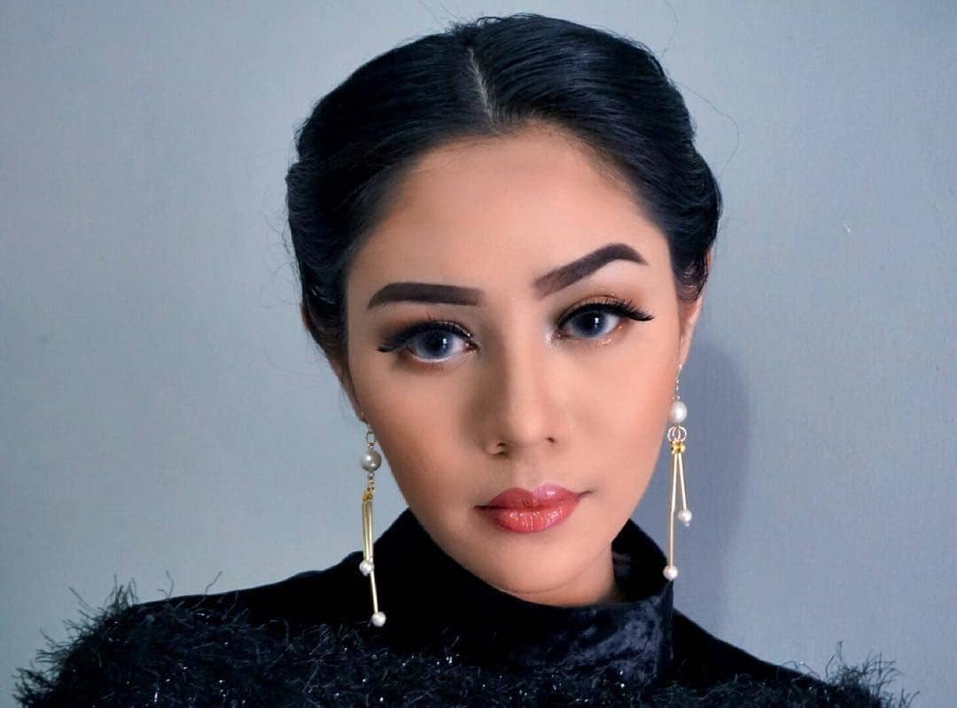 Instagram.com/saphira_indah