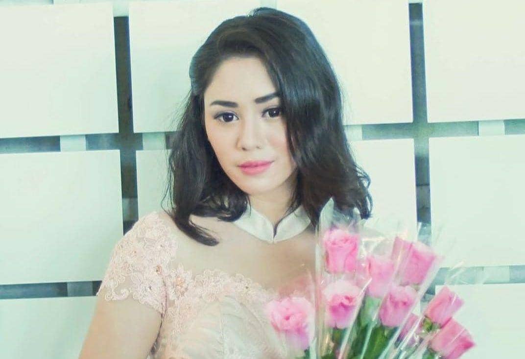 Instagram.com/saphira_indah