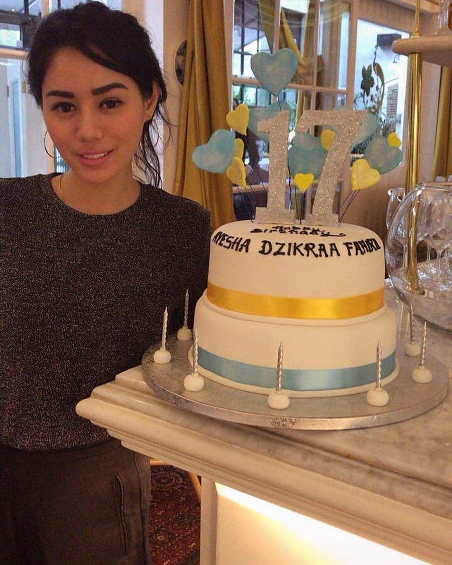 Instagram.com/saphira_indah