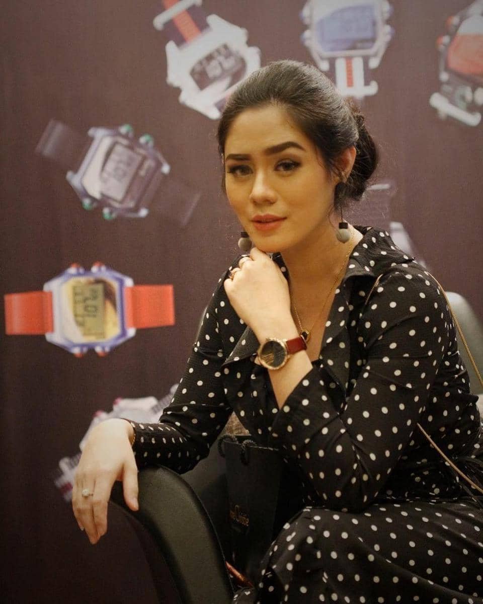 Instagram.com/saphira_indah