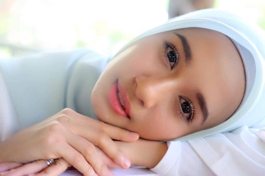 instagram.com/laudyacynthiabella