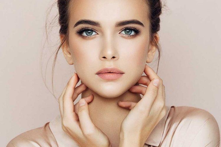 7 Tips Supaya Makeup Lebih Tahan Lama dan Nggak Mudah Pecah