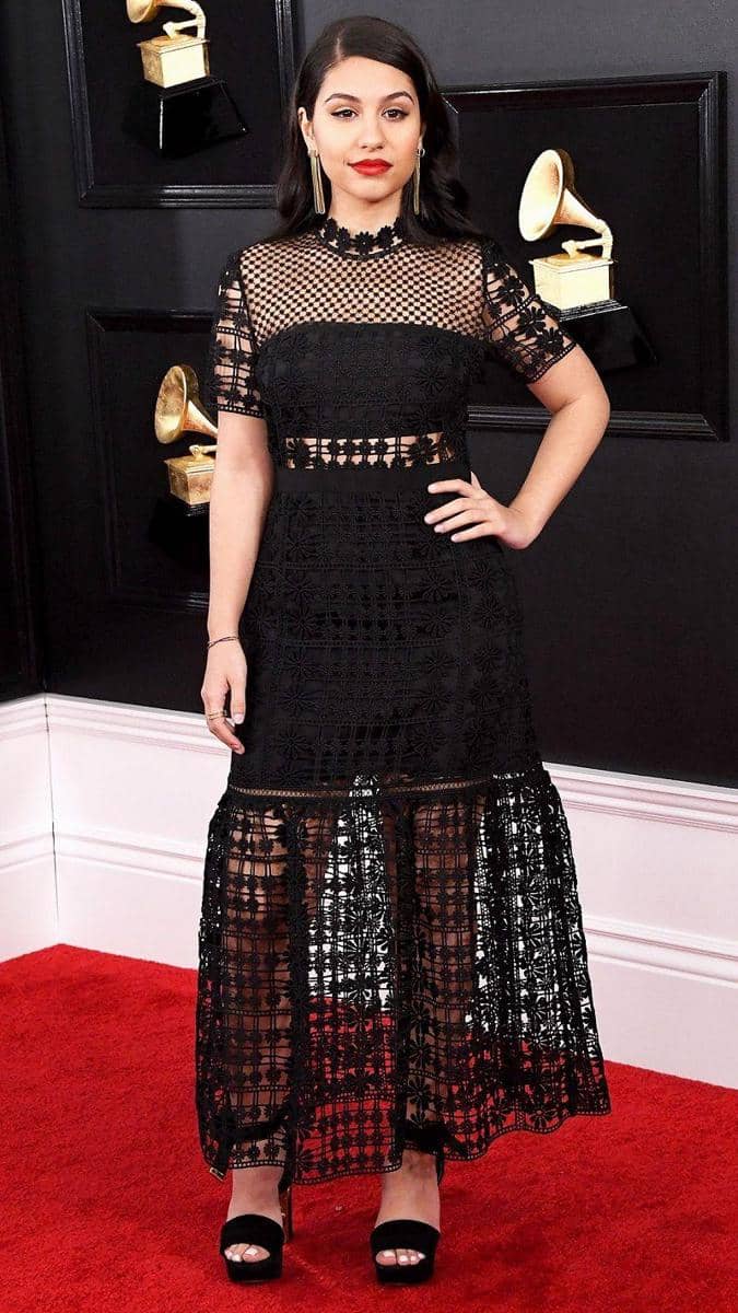 fashionbehindthescene.com