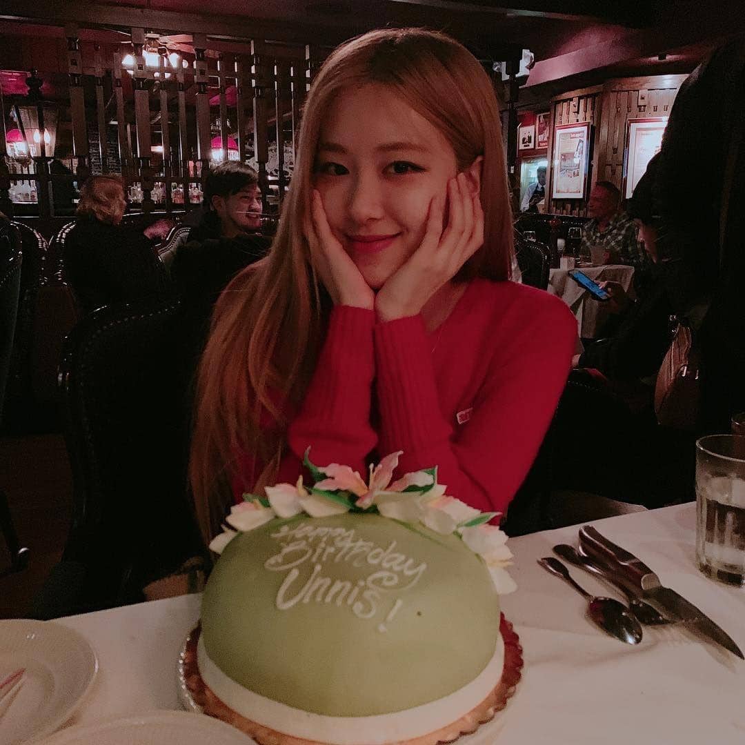 instagram.com/roses_are_rosie