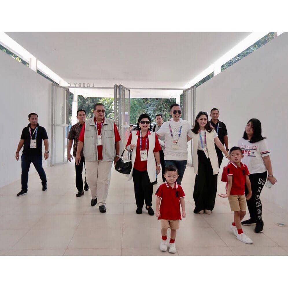 Instagram.com/aniyudhoyono